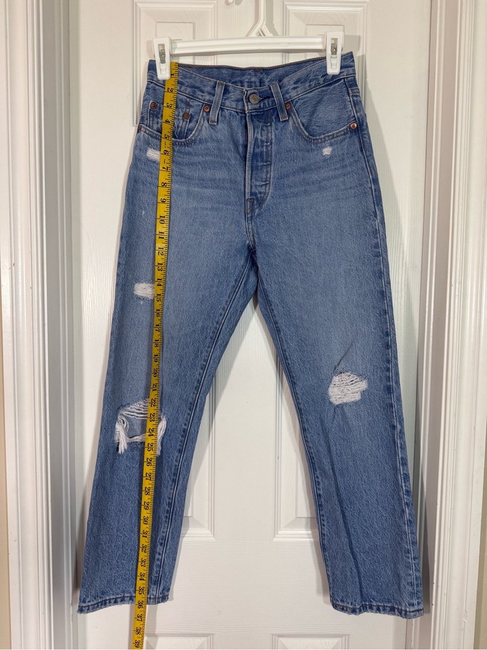 Levi's 501 Distressed Straight Leg Jeans Light Wash Button Fly Women’s 24x26 - Picture 6 of 16